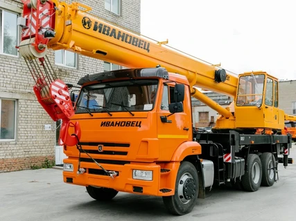 Аренда автокрана Ивановец КС-45717К-2 30 тонн в Москве Аренда автокрана Ивановец КС-45717К-2 30 тонн в Москве